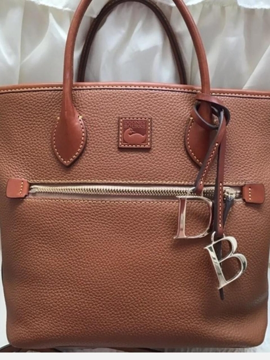 Dooney & Bourke Handbags - Dooney & Bourke Handle Tote